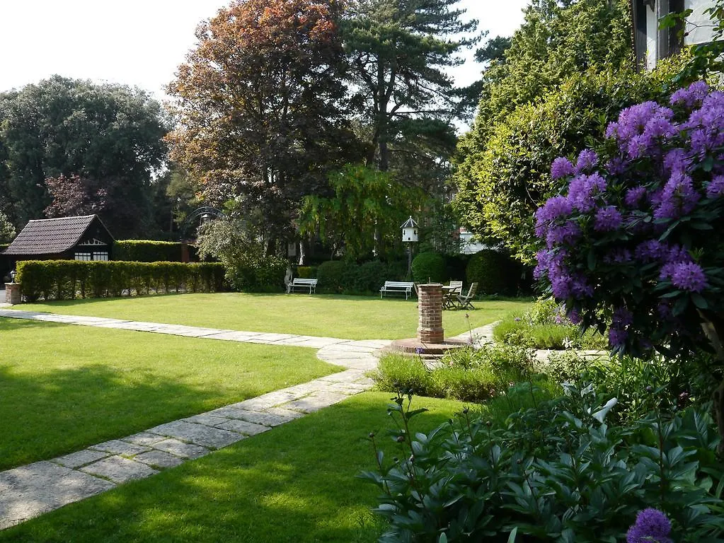 Tudor Grange Борнмут Великобритания